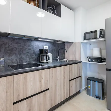 Lovely In With Wifi Apartment Pula